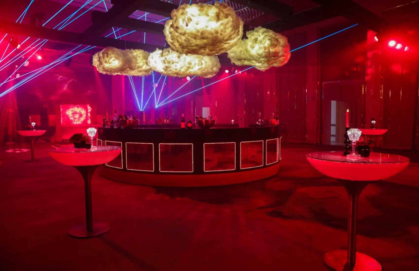 A Cloudy Rave Photos