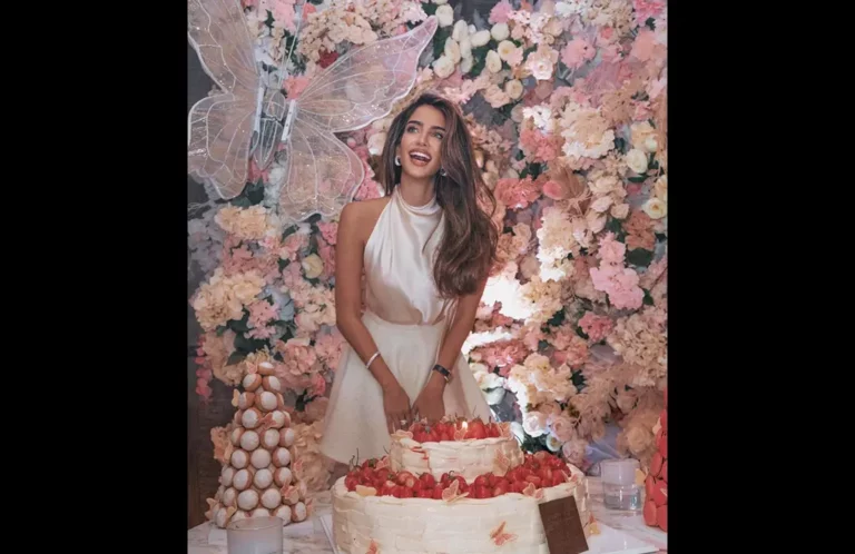 Jessica Kahawaty, An Enchanted Garden